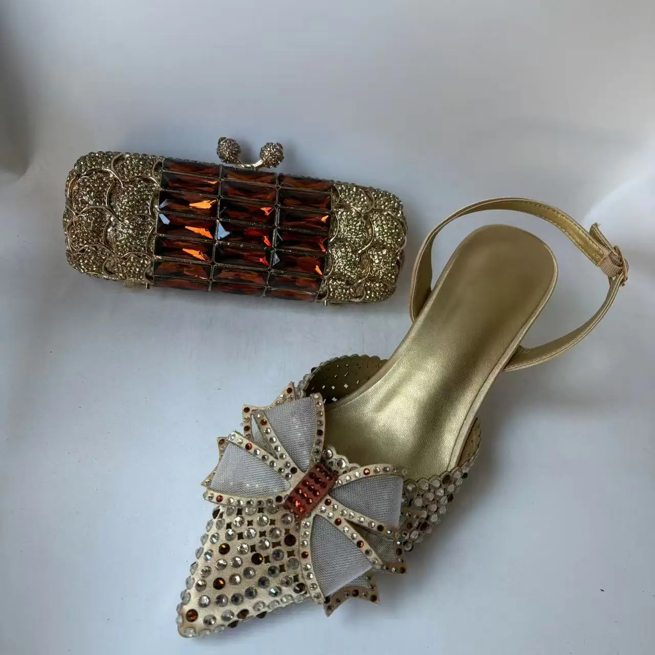 

LNATISNOVA Элегантная сумочка золотого цвета и туфли на среднем каблуке, комплект из металлических туфель на высоком каблуке ручной работы, сандалии на высоком каблуке для свадебной вечеринки, клатчи