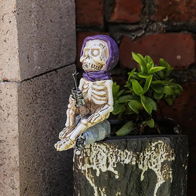 Cute Skeleton Figure Fishing Skull decorazioni da giardino resina resistente alle intemperie scultura da giardino di Halloween per laghetto per pesci d'acquario