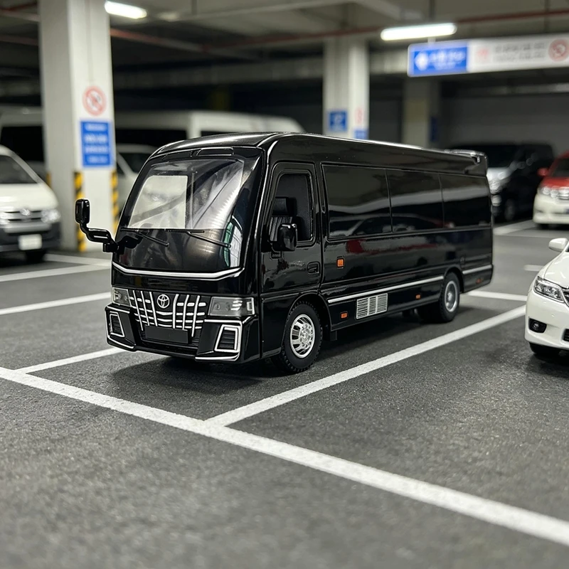 

1:33 simulation Toyota Coaster alloy commercial vehicle model, bus van decoration, doors can be opened, sound and light gifts
