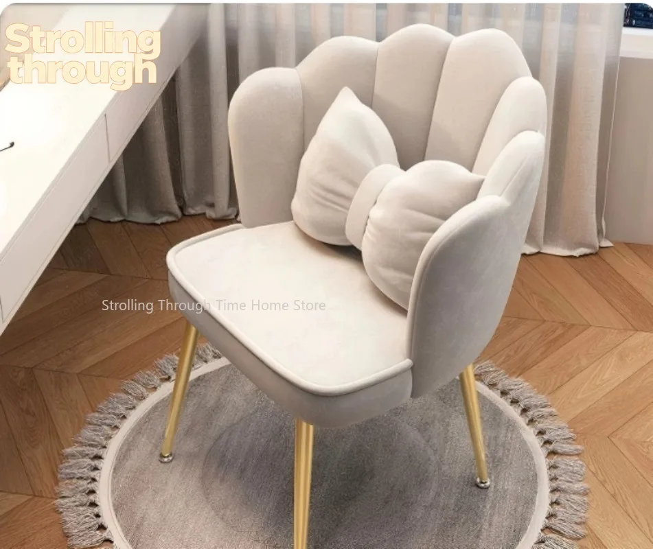 

Скандинавские современные обеденные стулья, роскошные стулья с высокой спинкой, бархатные стулья для спальни, простые стулья для маникюрного стола и туалетного столика