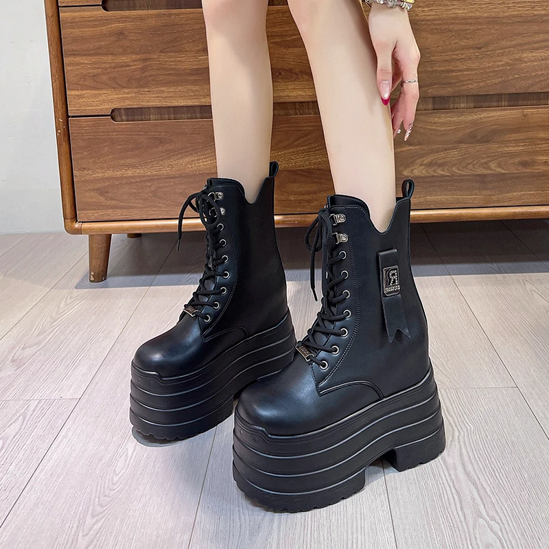 

Lightweight Boots Men's Women's Concert Station Pit Short Boots 15CM Thick Bottom Heightening Shoes British Style Wate...