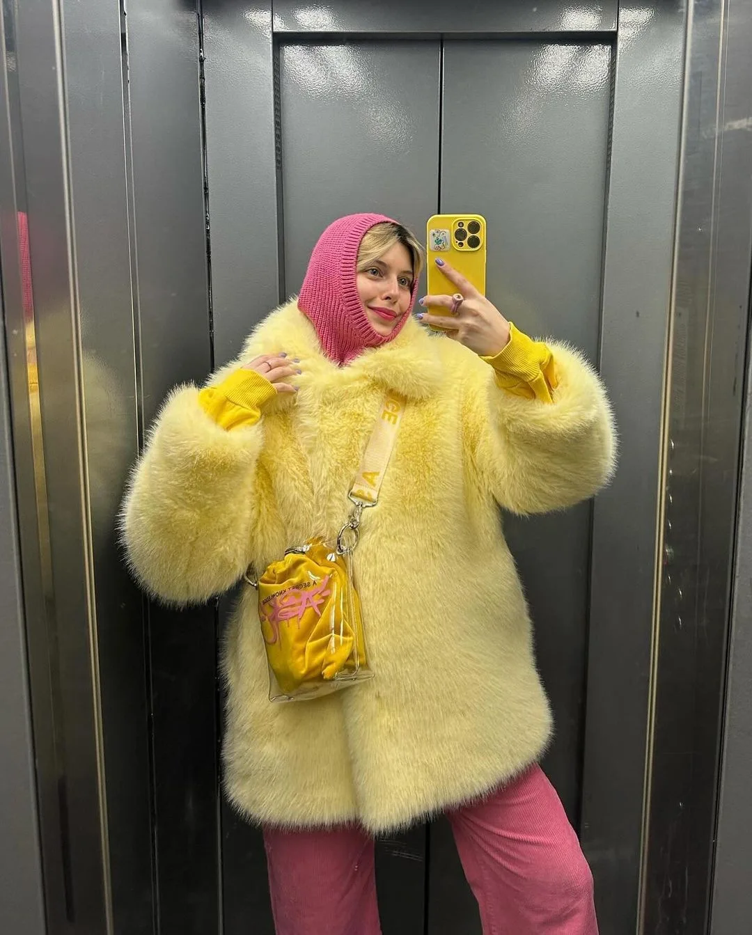 معطف نسائي شتوي 2025 عالي الجودة فاخر من الفرو الصناعي معطف سميك دافئ ملابس خارجية سترة طويلة من فراء الثعلب للفتيات الصلبة