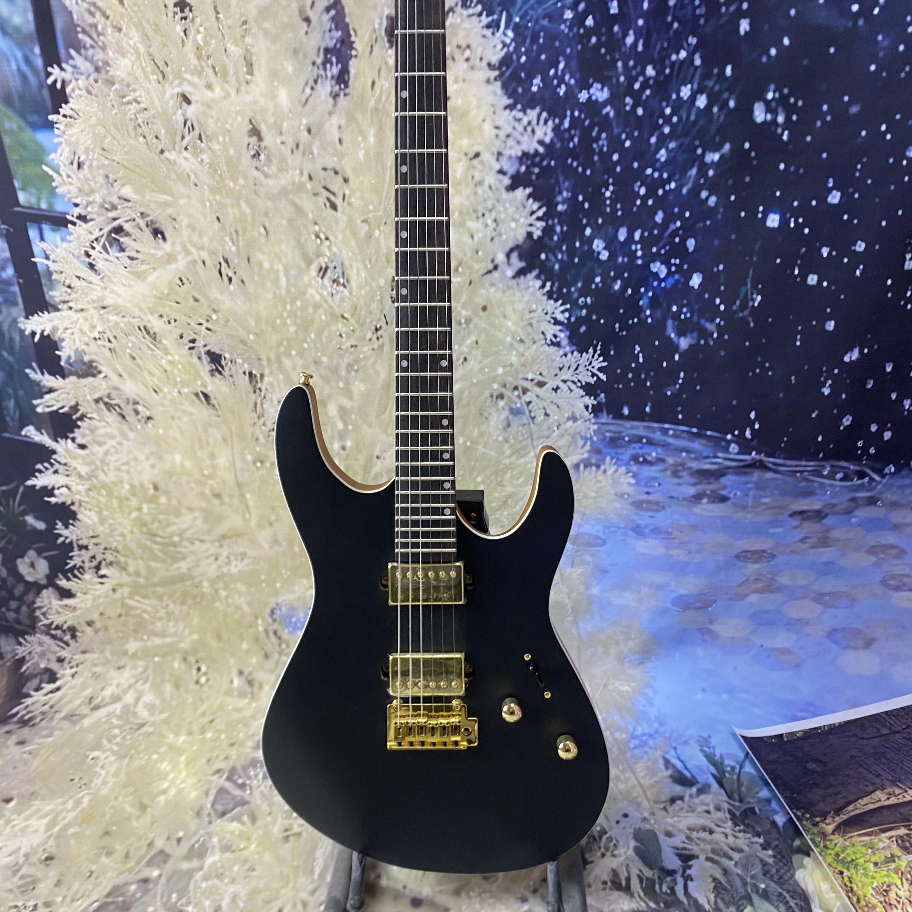 Black 6-string electric Guitar Gold Hardware HH pickup Rose Wood fingerboard 24 frets Quality Assurance