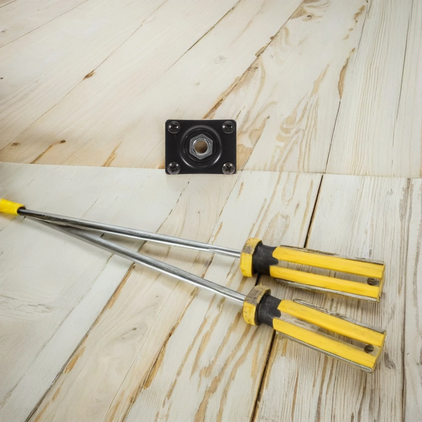 

4Pcs Rectangle Metal Output Jack Plate Black Guitar Socket for Electric Bass Guitar Parts Replacement Accessories