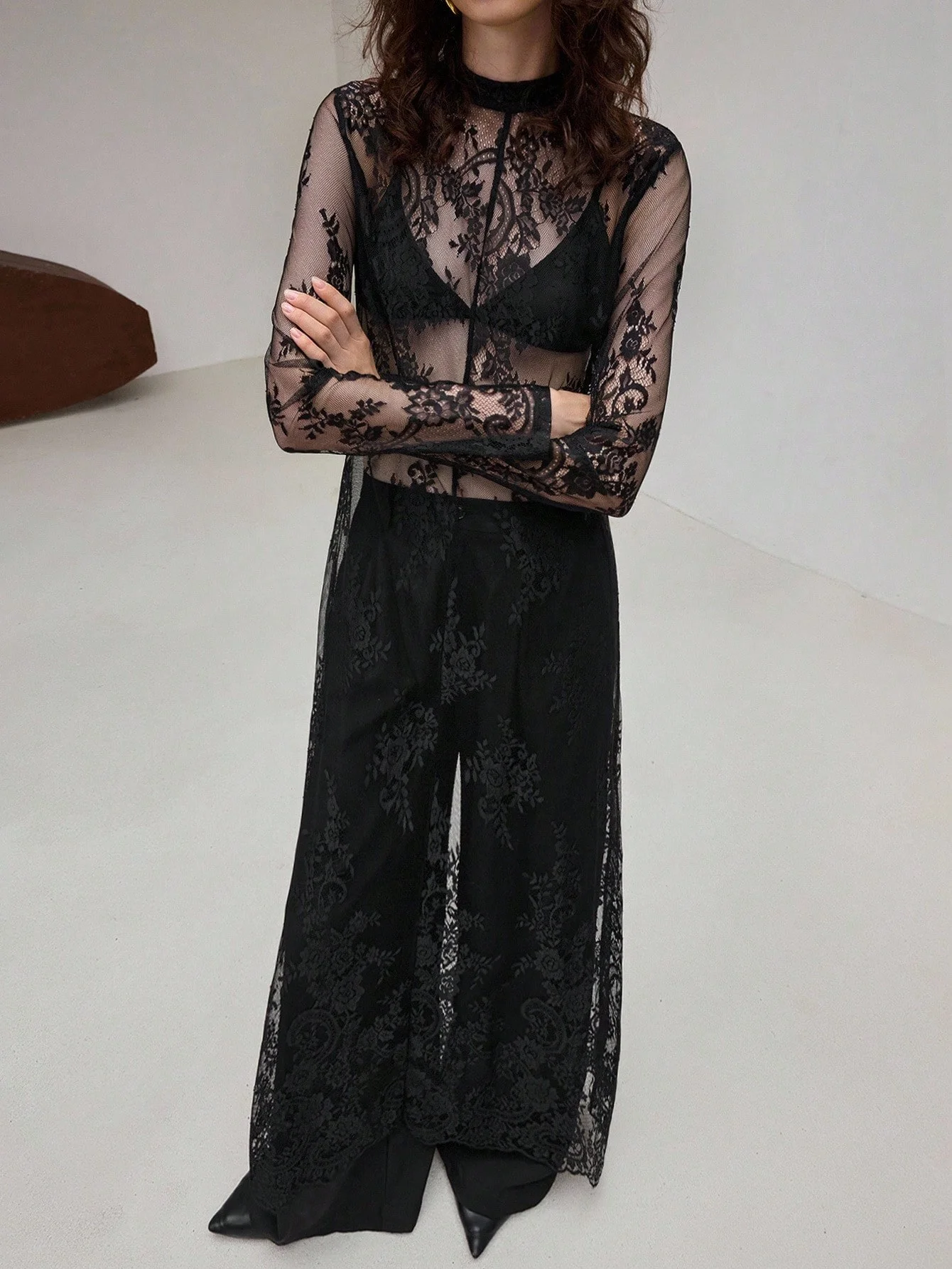 Lash lace-trimmed waist-cinching maxi dress, see-through, sensual lace trim, sophisticated, retro-style nightgown/dress with lac