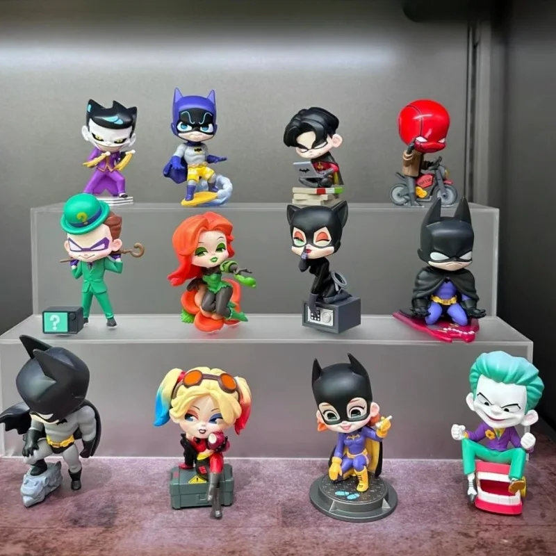 Echte Wunder mysteriöse Überraschung Blind Box Batman Anime Peripherie Mini Figur Garage Kit trend ige Mode Modell Spielzeug Geschenk