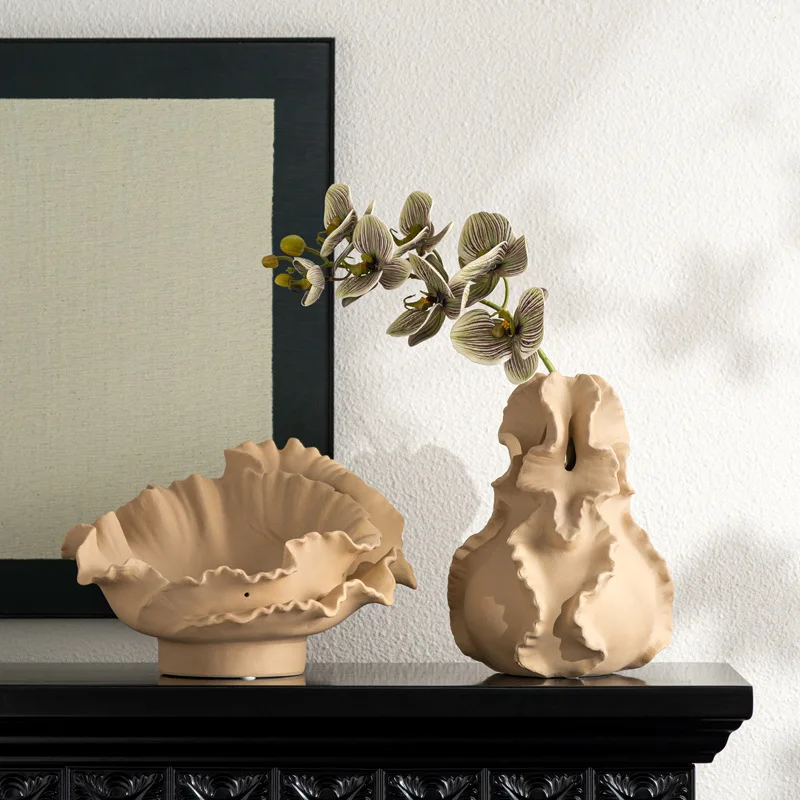 Wrinkled ceramic petal vase - home decor, tabletop floral arrangement, nordic style