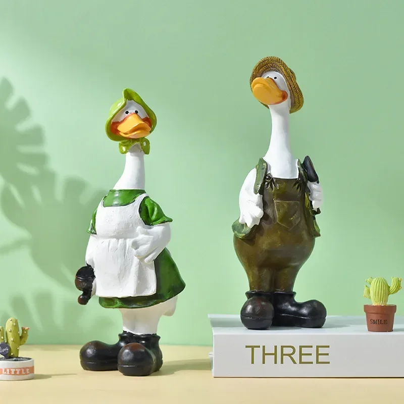 

Pastoral Statue Resin Garden Ornaments Cartoon Couple Duck Art Animal Sculpture Outdoor Landscape Pond Yard Lawn Decoration