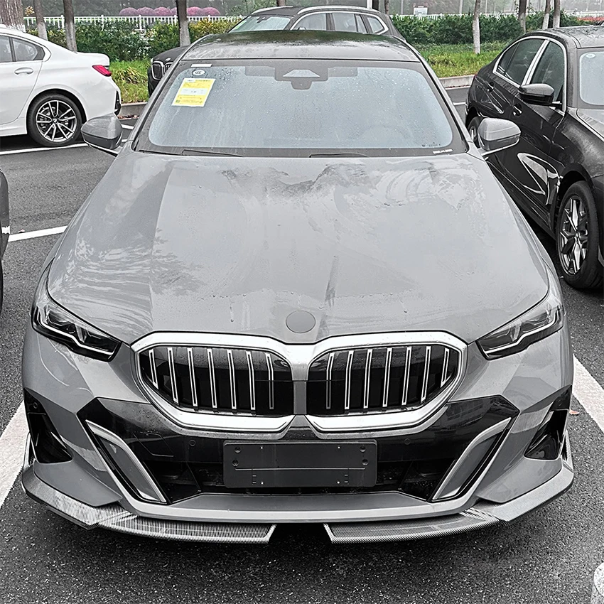 

For 2024-2026 BMW 5 Series G60 G61 i5 M60 M Sport 520d 530e 550e M Performance Style Front Lip Bumper Body Kit Glossy Black