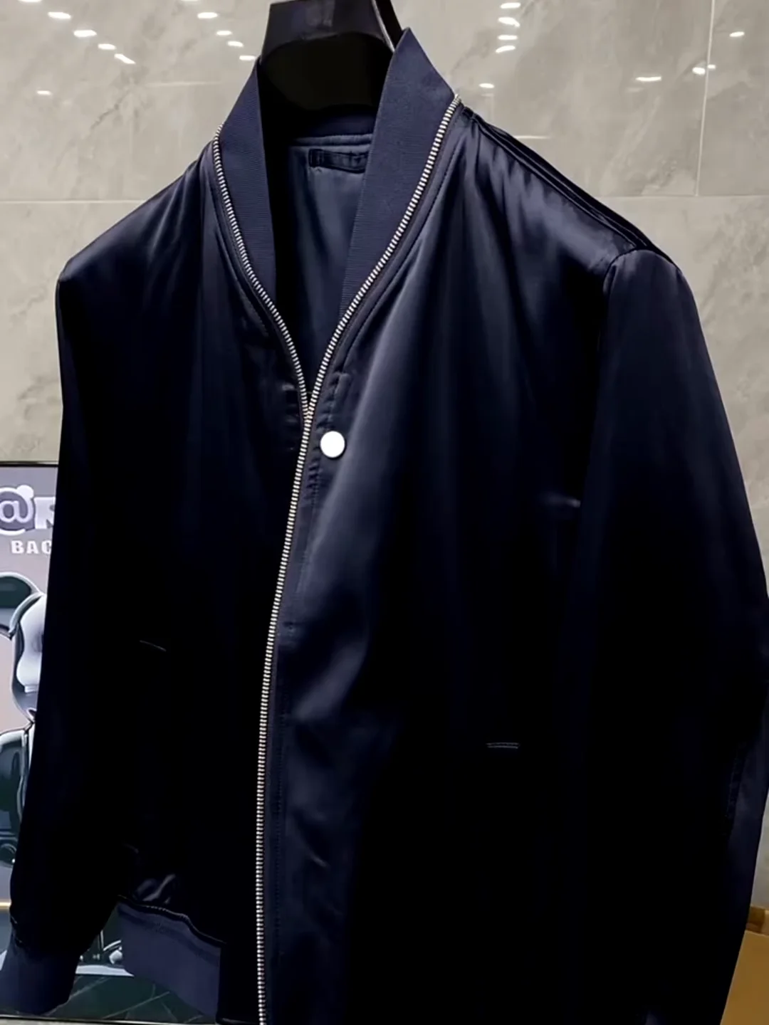 

Мужская демисезонная куртка из плотного ацетата с бейсбольным воротником на молнии, приталенного кроя, антибактериальная, молодежная, модная