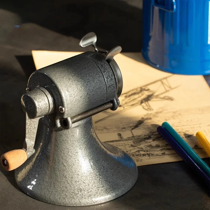 Full metal pencil sharpener, hand-cranked pencil reel