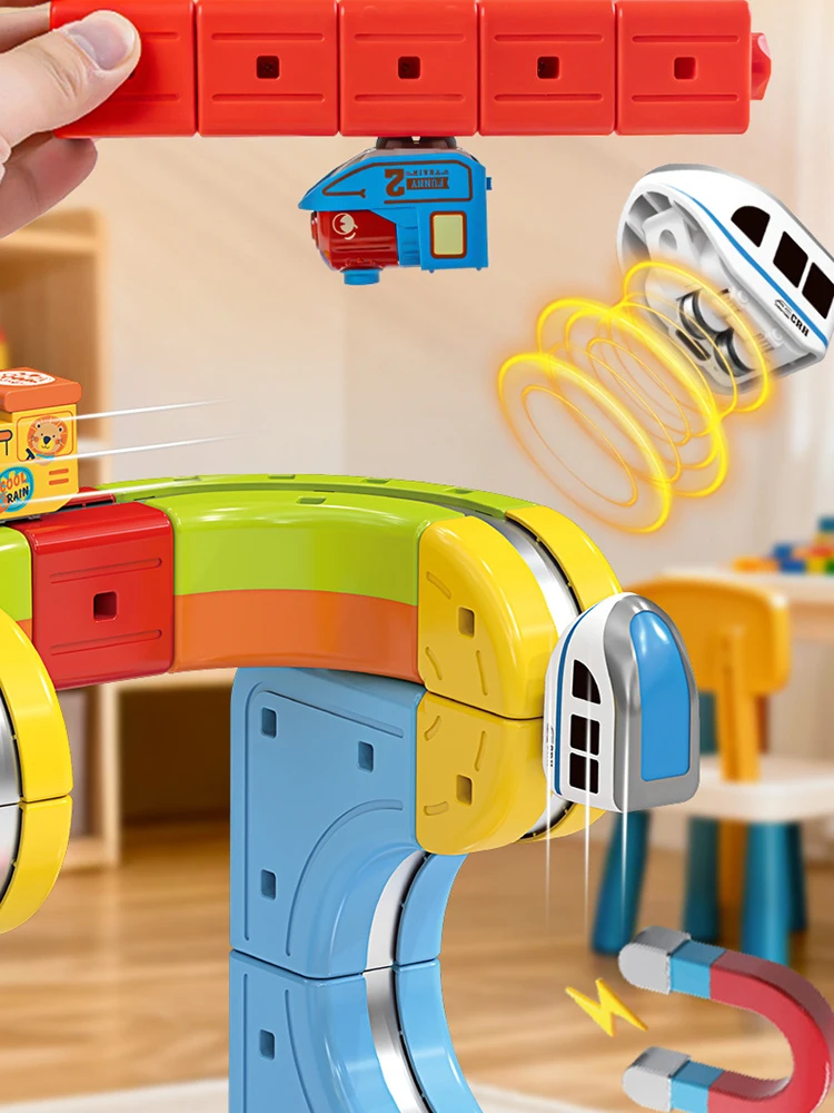 Cubo magico trasformabile Blocchi magnetici Set di treni giocattolo per binari ferroviari elettrici antigravità ad alta velocità per bambini