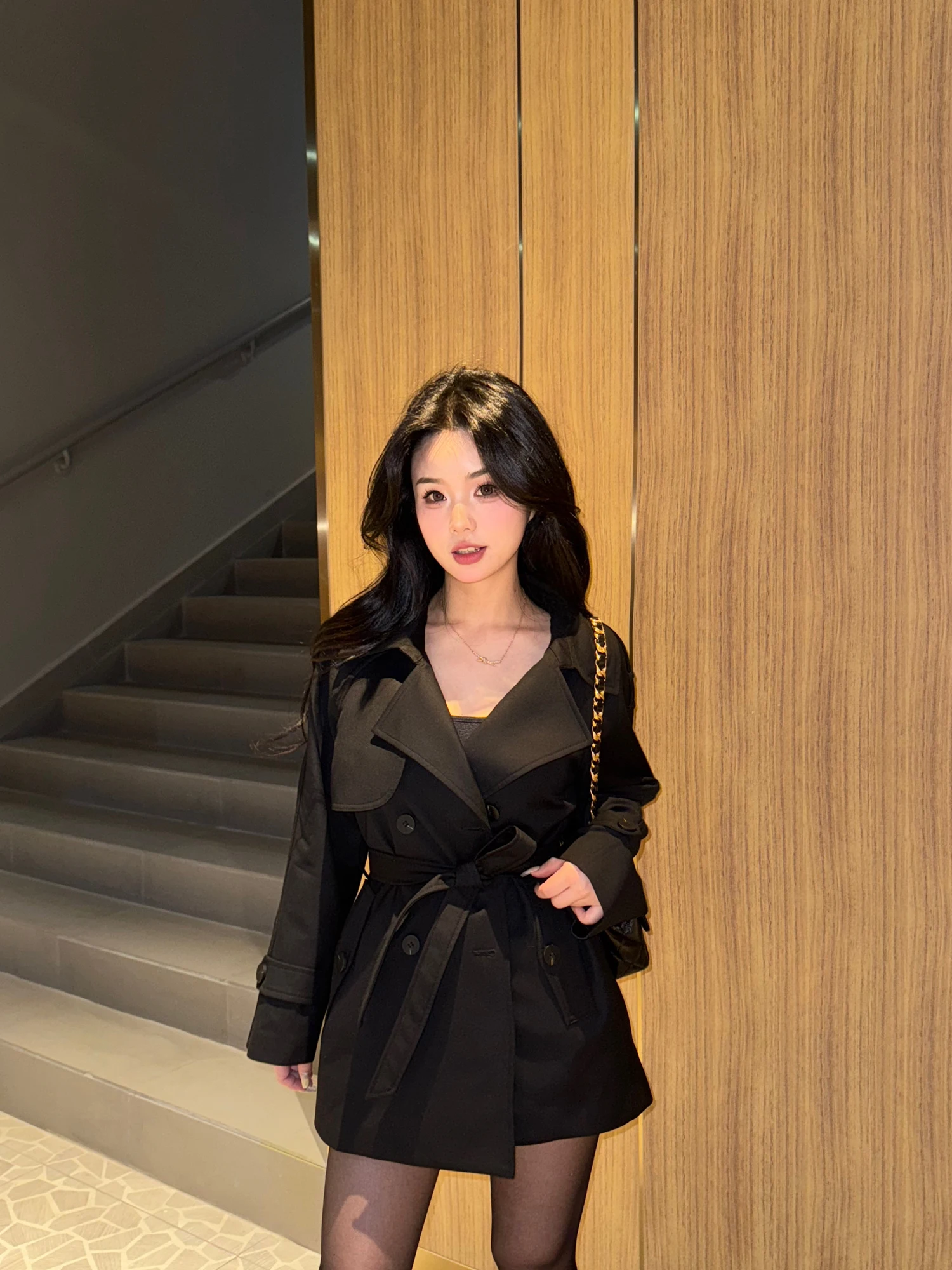 

Классическое британское короткое пальто черного цвета с поясом на талии, создающее ощущение роскоши, для женщин, маленький размер, осенняя мода