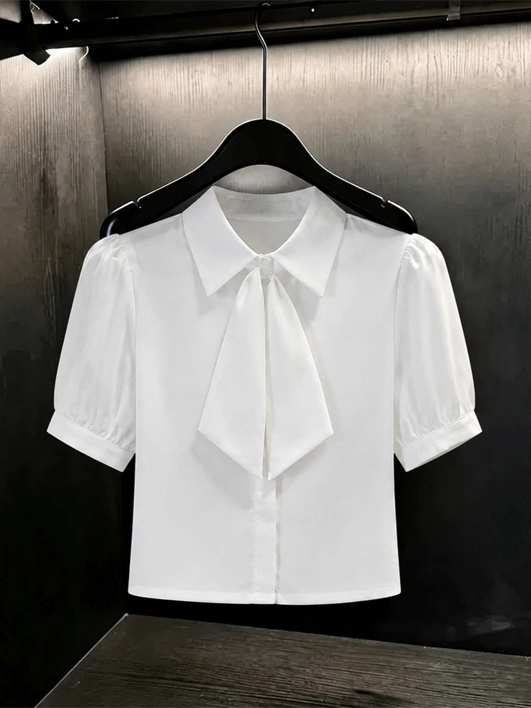 

Design Sensation Women's Shirt Gentle Wind Turn-down Collar Short Sleeve Casual Style Top Summer 2026 Commute Style Korean Ve...