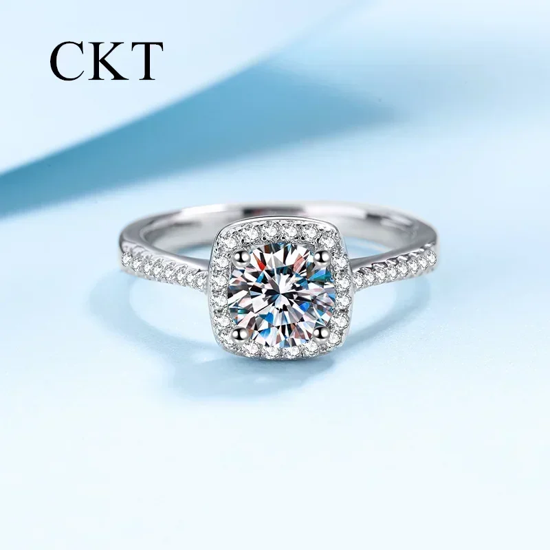 

18K White Gold Platinum Pt950 Jewelry Women's Diamond Wedding Band Micro Set Four D Color 0.5-1 Carat Square Moissanite Ring