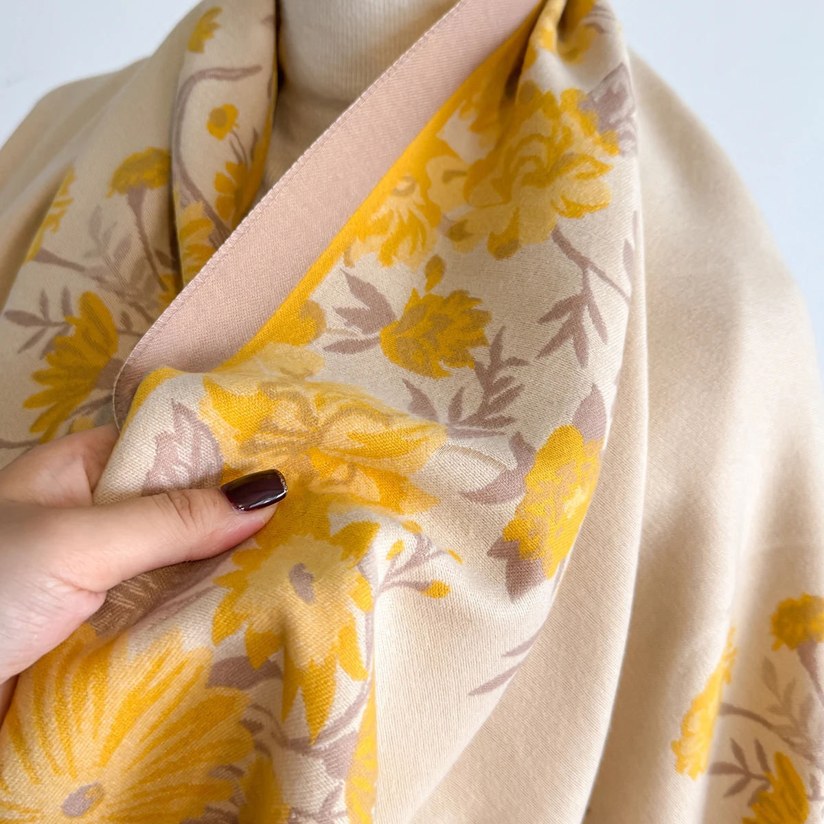 Brand Fashion Damen-Winterschal aus warmem Kaschmir – Pashmina-Schal mit Blumenmuster, dicker Schal, Wickel- und Poncho – Detail 11