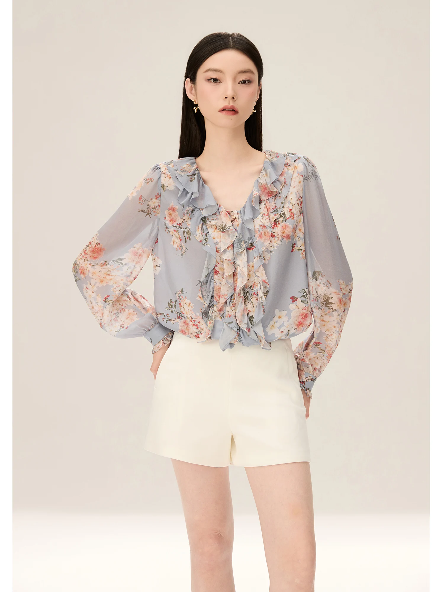 

PINKWIN Весна-Лето 2026 Женская шелковая блузка с цветочным кружевом, рукавами-фонариками, элегантный стиль, прямой крой, длинный рукав, V-образный вырез