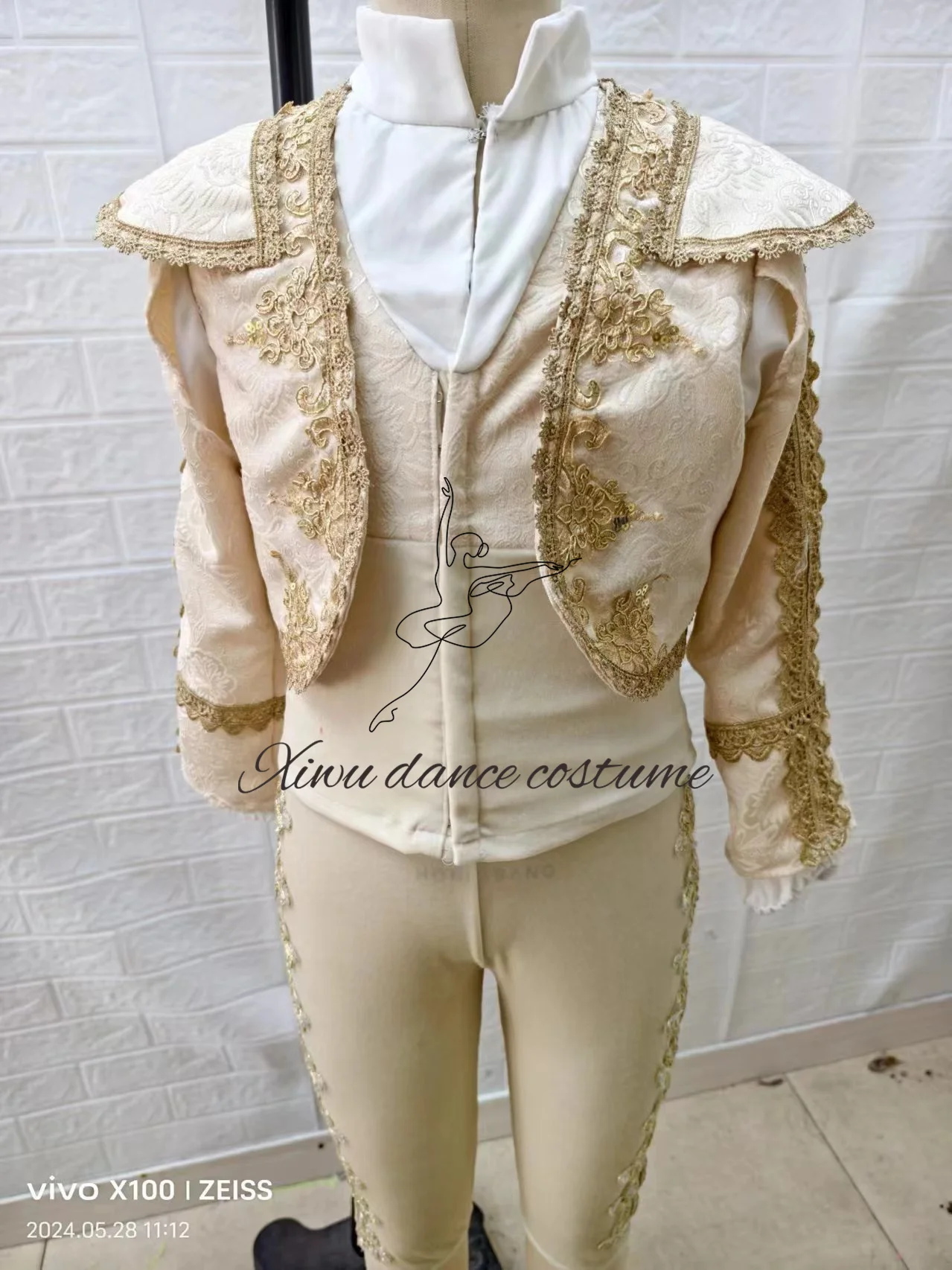 2023 New Custom men's ballet Jacket with gold trim Men's performance Dance Jacket Exquisite universal menswear