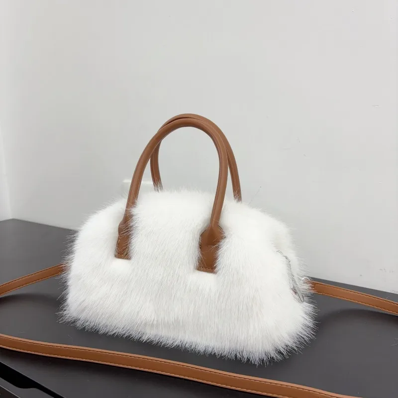 

Sweet Cool Girl Plush Furry Bag Y2K Autumn Winter European American Style Tote Bag Soft Fluffy Fairy Bag For Women