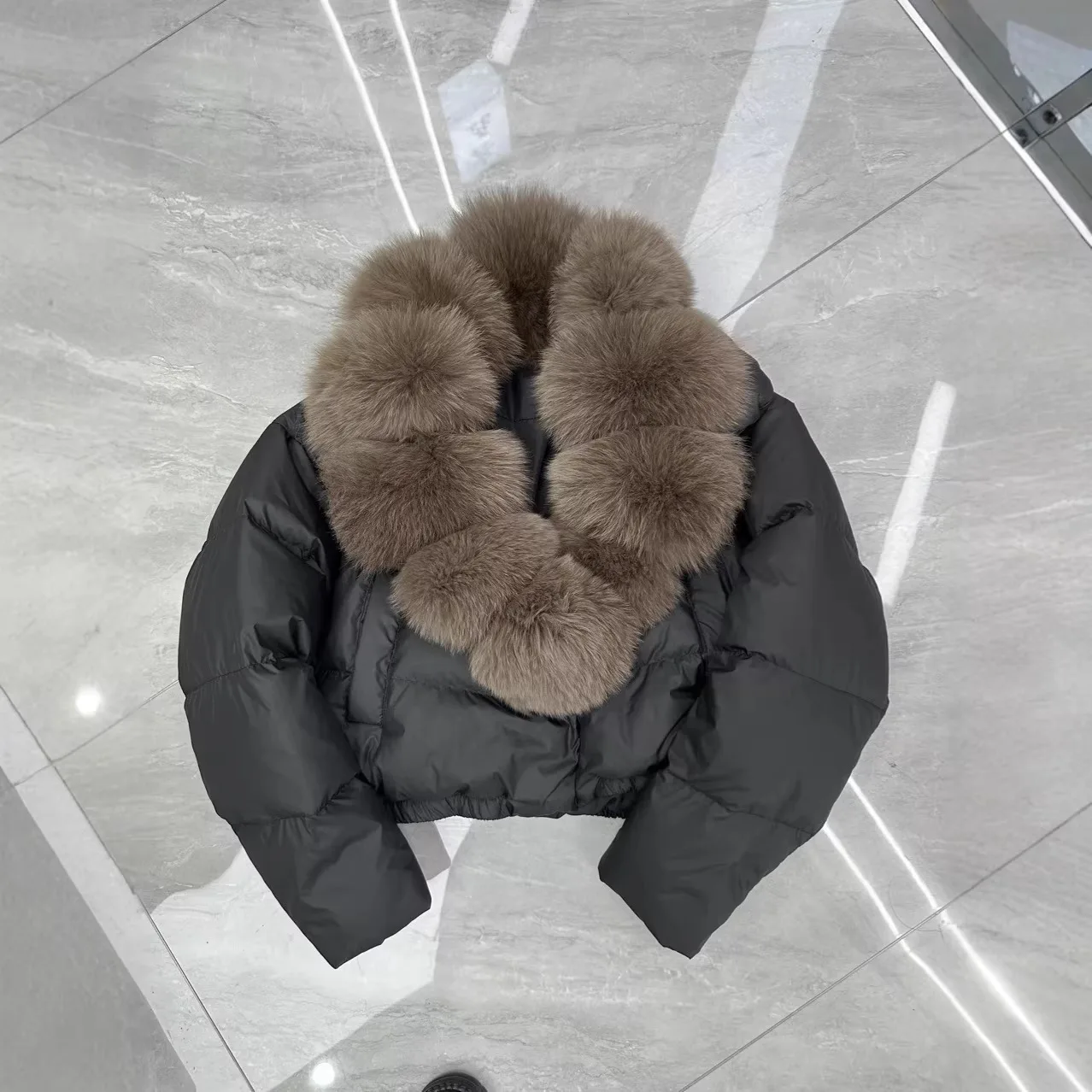 Women's Short Puffer Jacket with Large Faux Fox Fur Collar Thick Warm Down Coat Winter Loose Fit Solid Color Outerwear Fashion