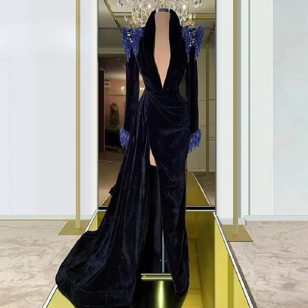 2024 Arabic Velvet Prom Dresses Deep V Neck Beaded Tassel Shoulder Pad Evening Gown for Women High Side Split Pageant Party Robe