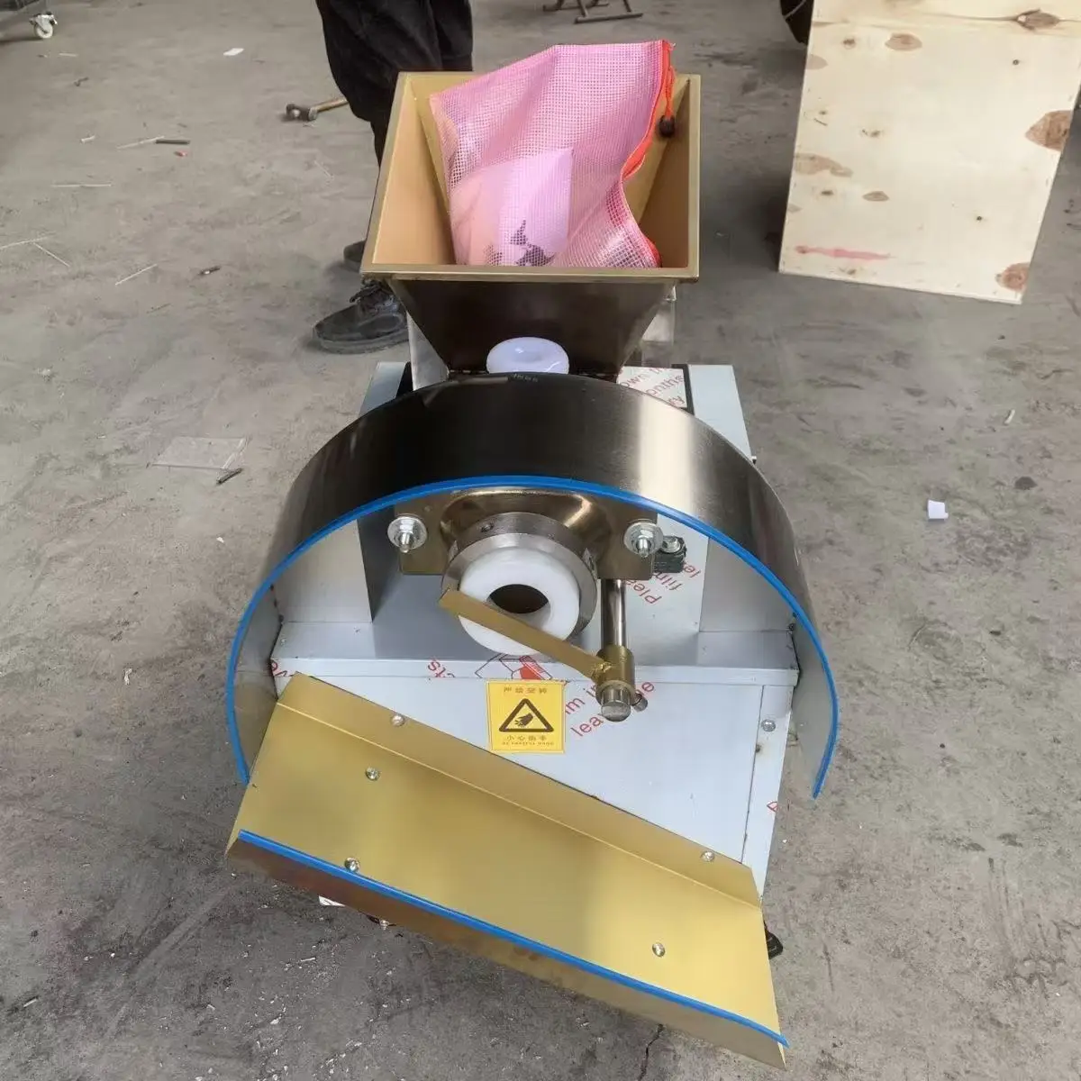 Тестовые шарики, автоматическая непрерывная пекарня, небольшой тестоделитель и машина для изготовления булочек на пару