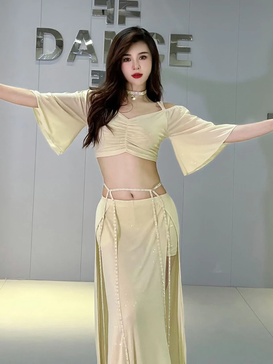 أزياء الرقص الشرقي المثيرة مكونة من قطعتين، مجموعة ملابس علوية وتنورة للنساء، ملابس ممارسة الرقص لأداء المسرح