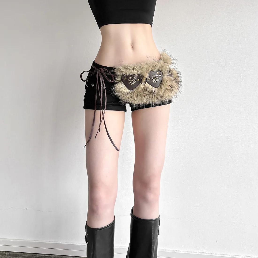 2025 유럽, 미국 및 여름 크로스보더 새로운 틈새 시장 개성있는 핫걸 섹시 플러시 불규칙 러브 다용도 벨트 여성