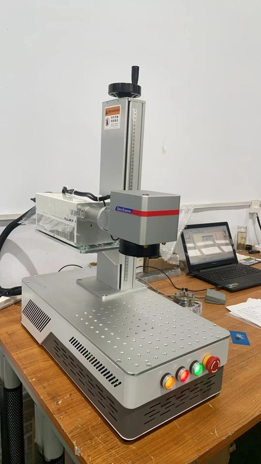 ماكينة نقش بالليزر بالأشعة فوق البنفسجية 3 وات 5 وات، ماكينة نقش تبريد الهواء، خشب زجاجي معدني #2