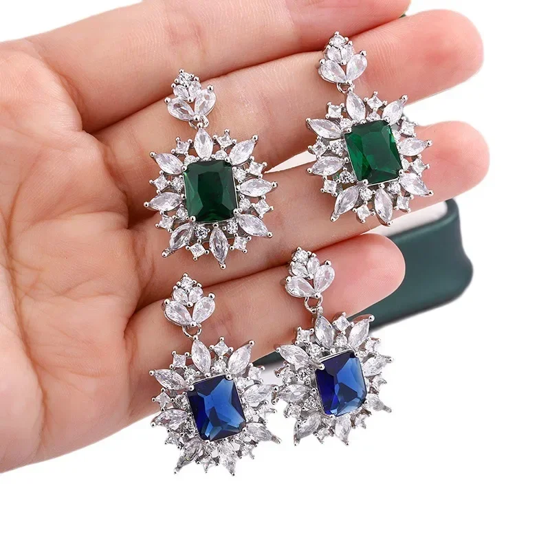 

Новые серьги, серебро 925, изумрудные геометрические серьги, женские преувеличенные роскошные серьги принцессы с квадратными бриллиантами, подарок на день рождения