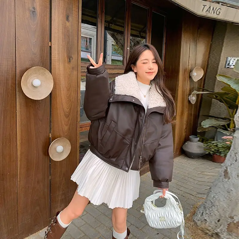 جديد المرأة تقليد ملابس قطنية من جلد الغنم ، الخريف الشتاء ، صوف الضأن أسفل سترة قطن أنثى بدوره الفراء طوق وسادة مبطنة