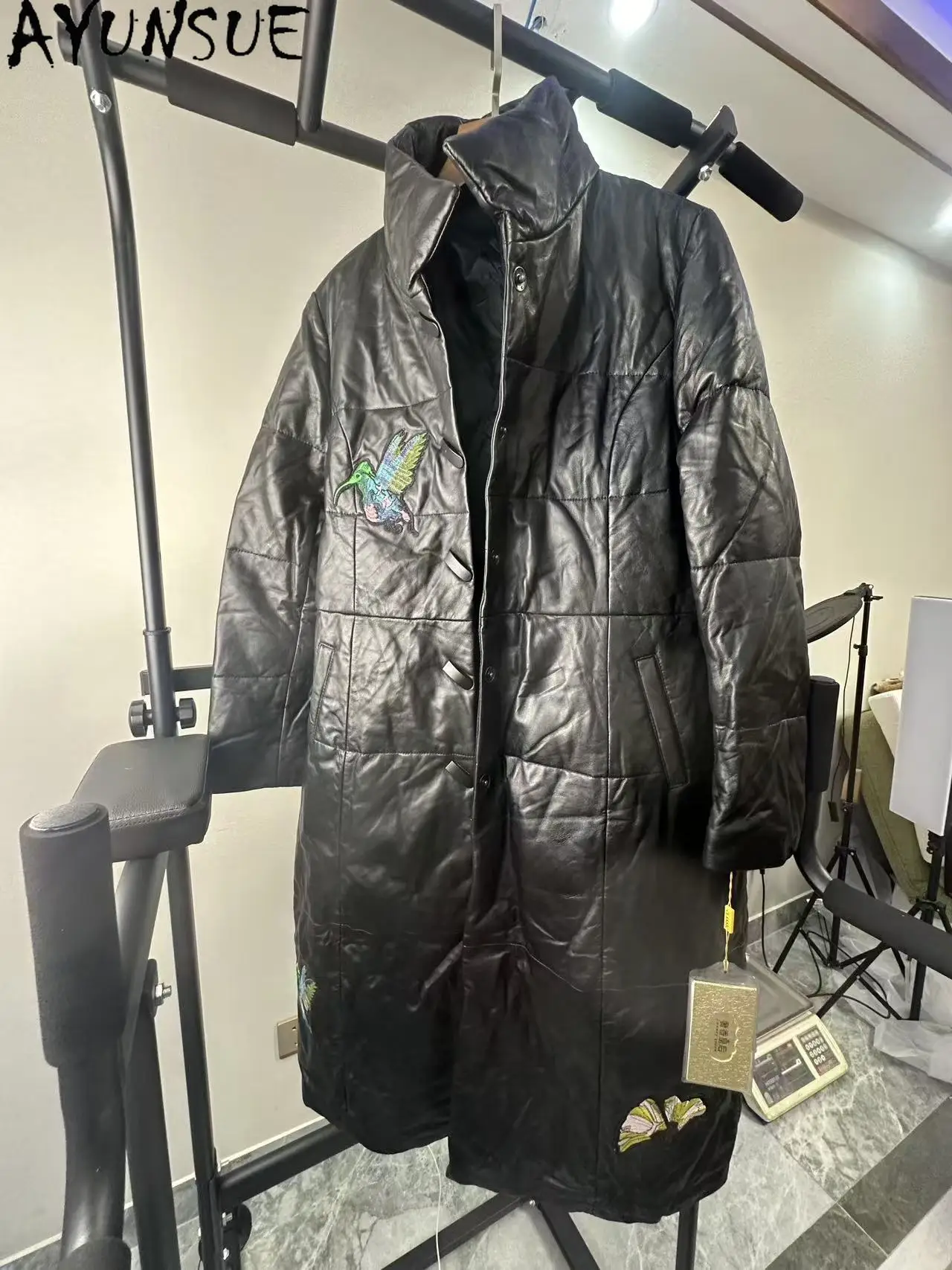 AYUNSUE جلد الغنم الطبيعي أسفل سترة النساء الملابس الشتوية معطف فريد تعزيز عيوب طفيفة غير استرداد غير تبادل #1