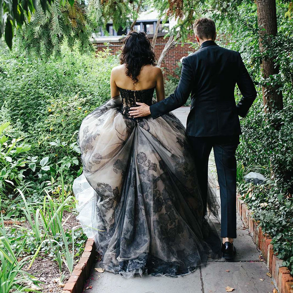 Robe de Mariée Gothique en Dentelle à Bretelles Spaghetti, en Tulle Noir sur Mesure, avec des Appliques Florales, pour Halloween, pour les Patients