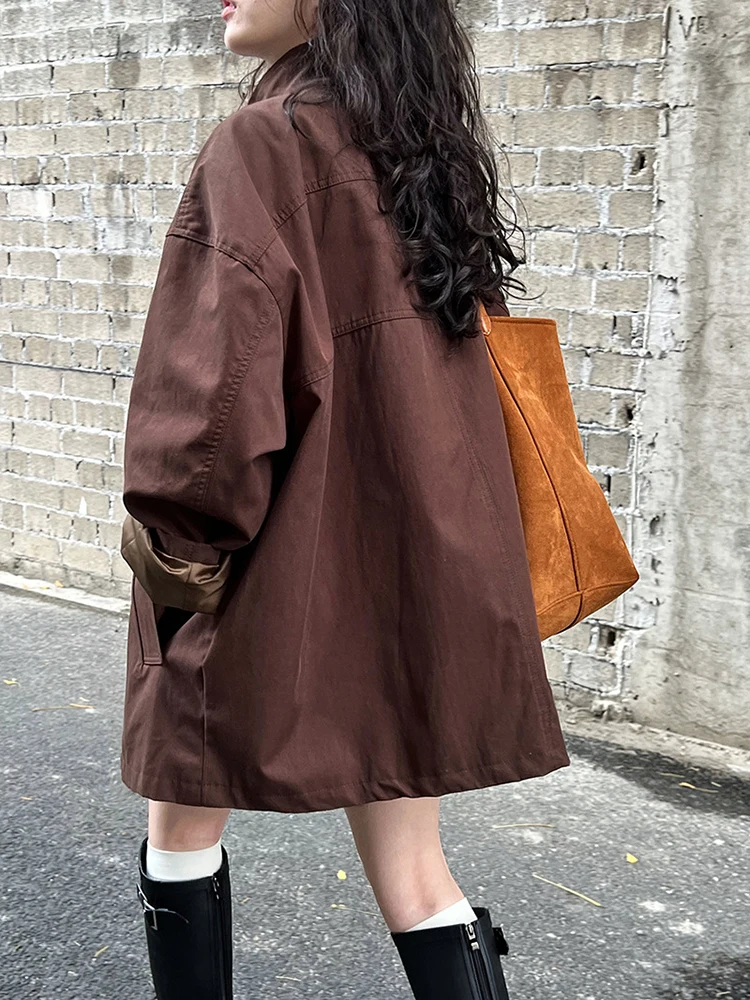 [EAM] Loose Fit Brown Big Size Casual Jacket New Stand Collar Long Sleeve Women Coat Fashion Tide Spring Autumn 2024 1DH1704