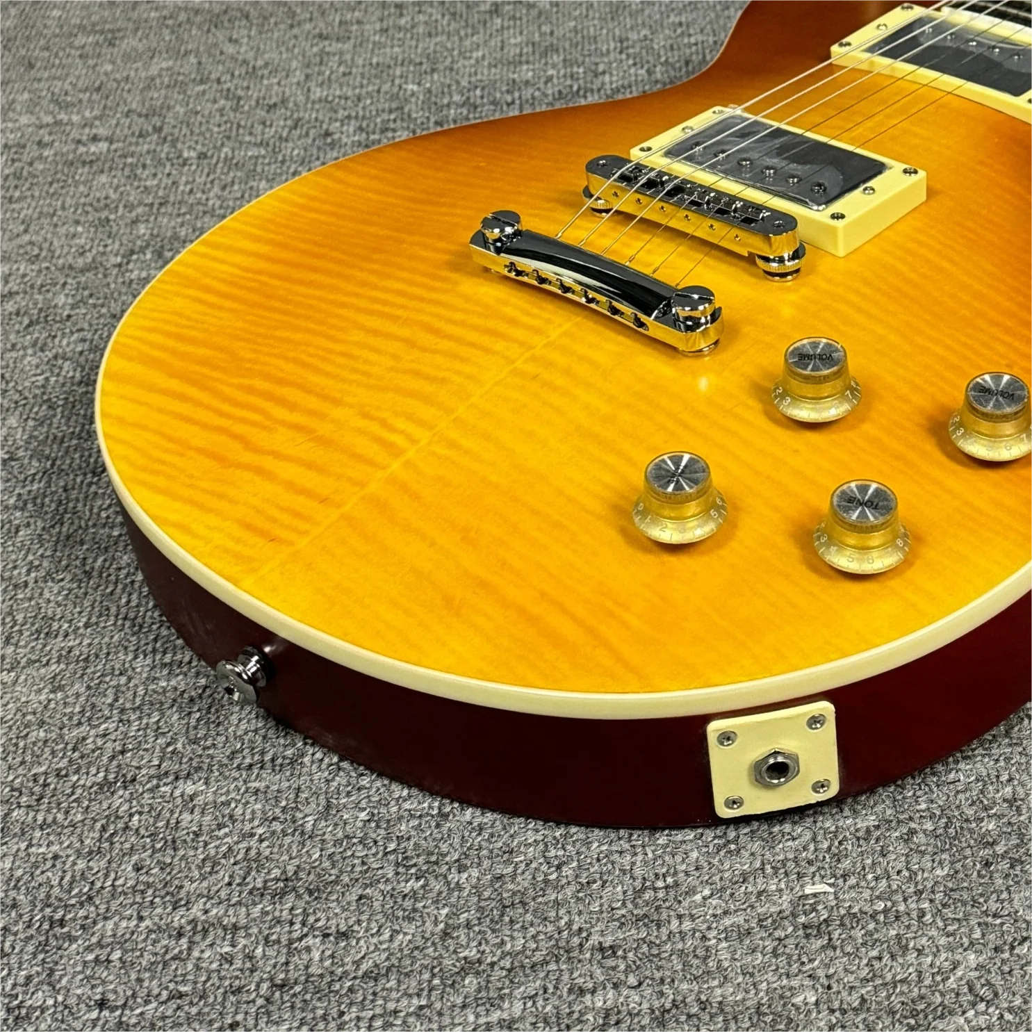 Yellow-Brown Tiger Stripe Sunburst Electric Guitar HH Pickup Rosewood Neck Shell Inlay  Smooth Tone Best-seller