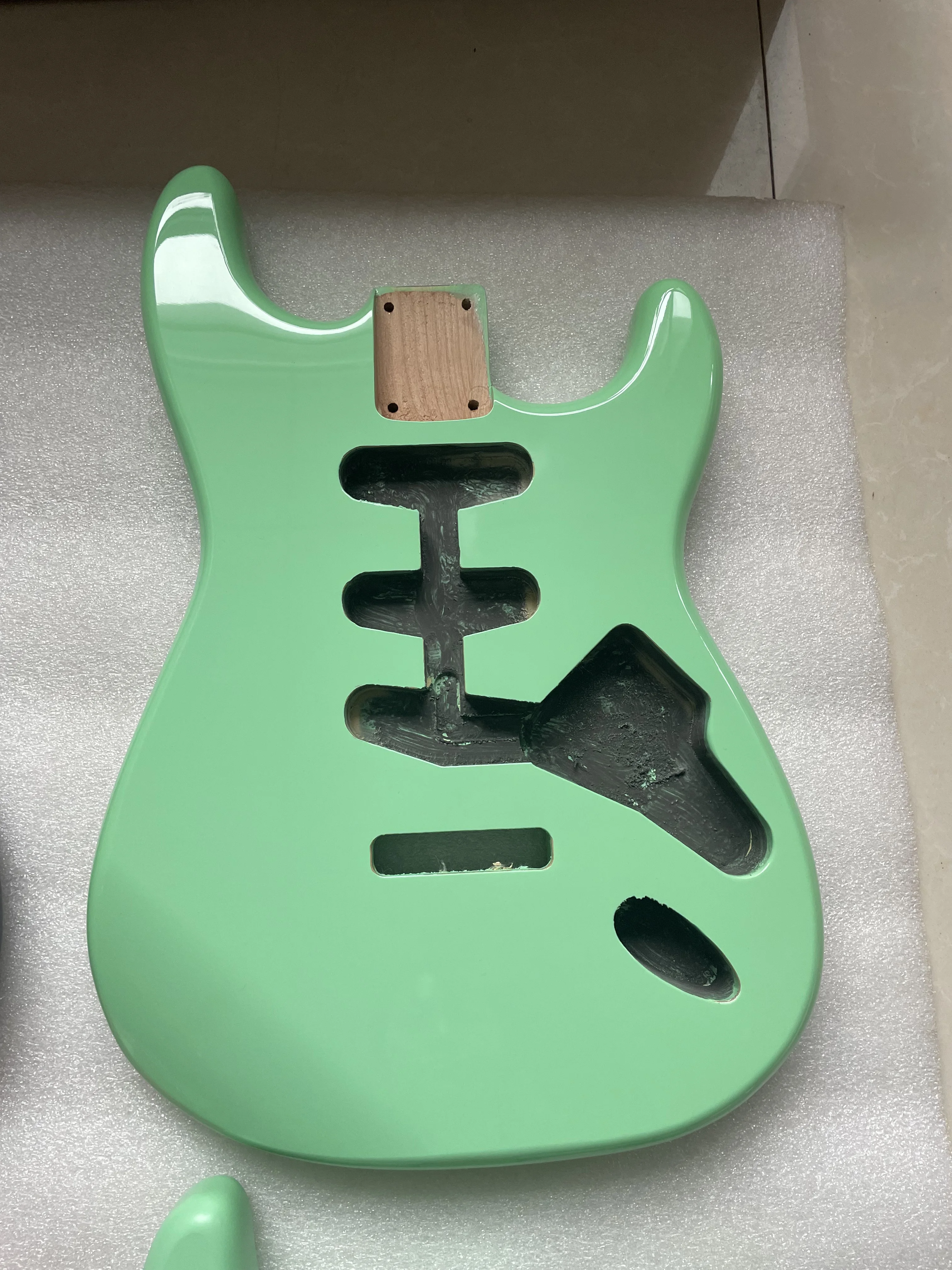 Alder ST Guitar Body Finished Glossy Sunset Finish Electric Guitar Replacement Building DIY Guitar Part 5.56cm-5.62cm Pocket