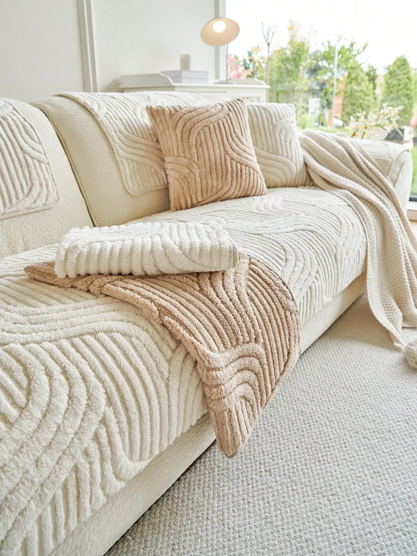 1pc Modern Style Non-Slip Plush Sofa Cover - Pet Friendly, Fits 1/2/3/4 Seater Sofa Combination, All Season, Machine Washable, Quilted Design, 100% Polyester, 280GSM, Suitable For Living Room, Bedroom, Office Decor