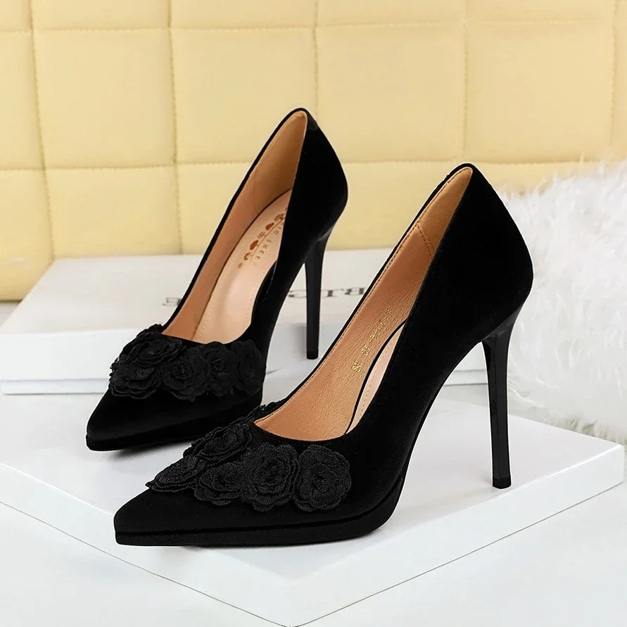 Einfarbig Elegante Schuhe Retro Wildleder Blume Design Frau Pumpen 11Cm Stilettos Elegante Party Modische Bankett frauen Schuhe