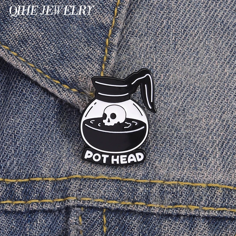 Gruselige Kaffeekanne Kopf Brosche Emaille Pins Halloween Punk Schädel Kaffeekanne Broschen Kleidung Revers Abzeichen Schmuck Geschenke für Freunde