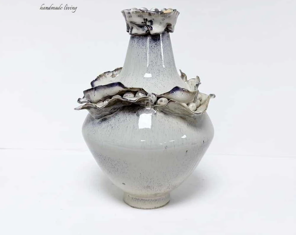 Blue and white kiln-changed glaze leaf pearl relief ceramic vase modern art model room