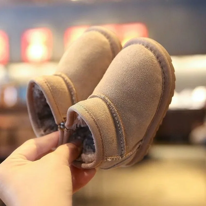 Kleinkind-Schneestiefel Warme Dicke Pelz-Babyschuhe Einfarbig Vielseitig 2026 Winter Neue Kinder-Freizeitstiefel Rutschfest Trendig – Detail 3
