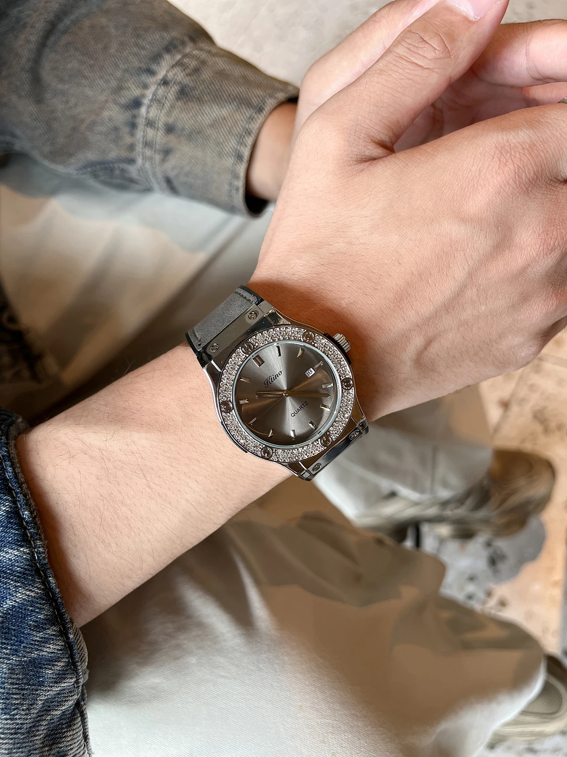 خاتم ساعة على شكل ألماس - ساعة بتصميم أنيق للجنسين للرجال والنساء