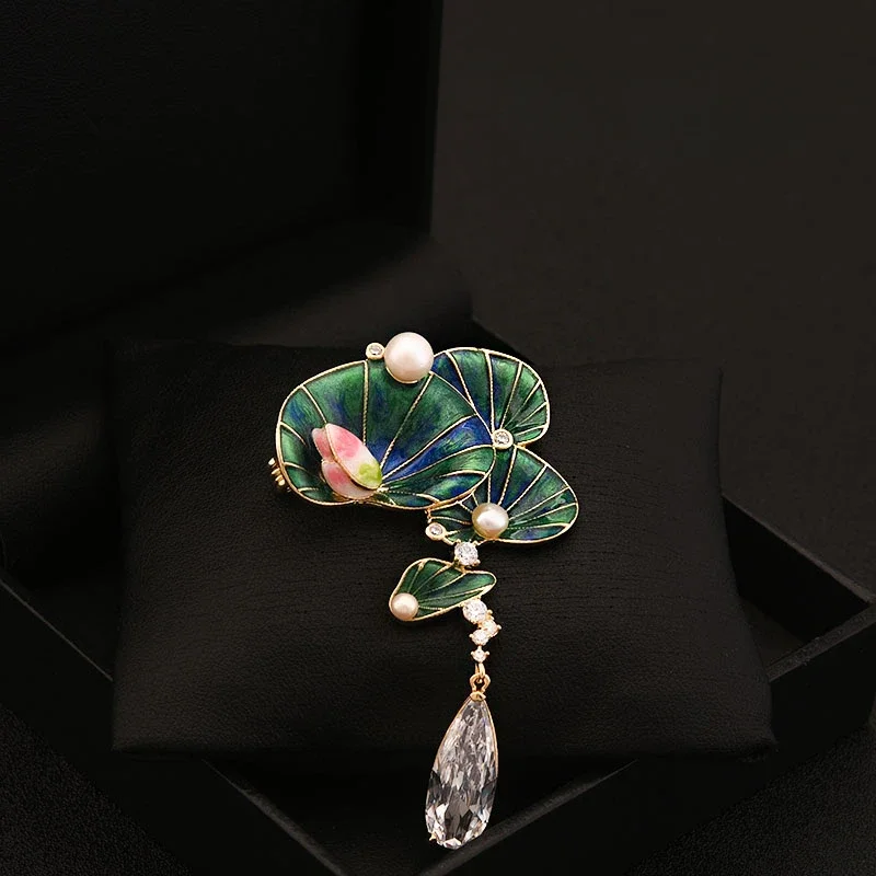 New Chinese Style Brooch Fashion Lotus Leaf Flower Pearl Corsage Luxury Sweater Cheongsam Neckline Pin Fixed Accessories Jewelry