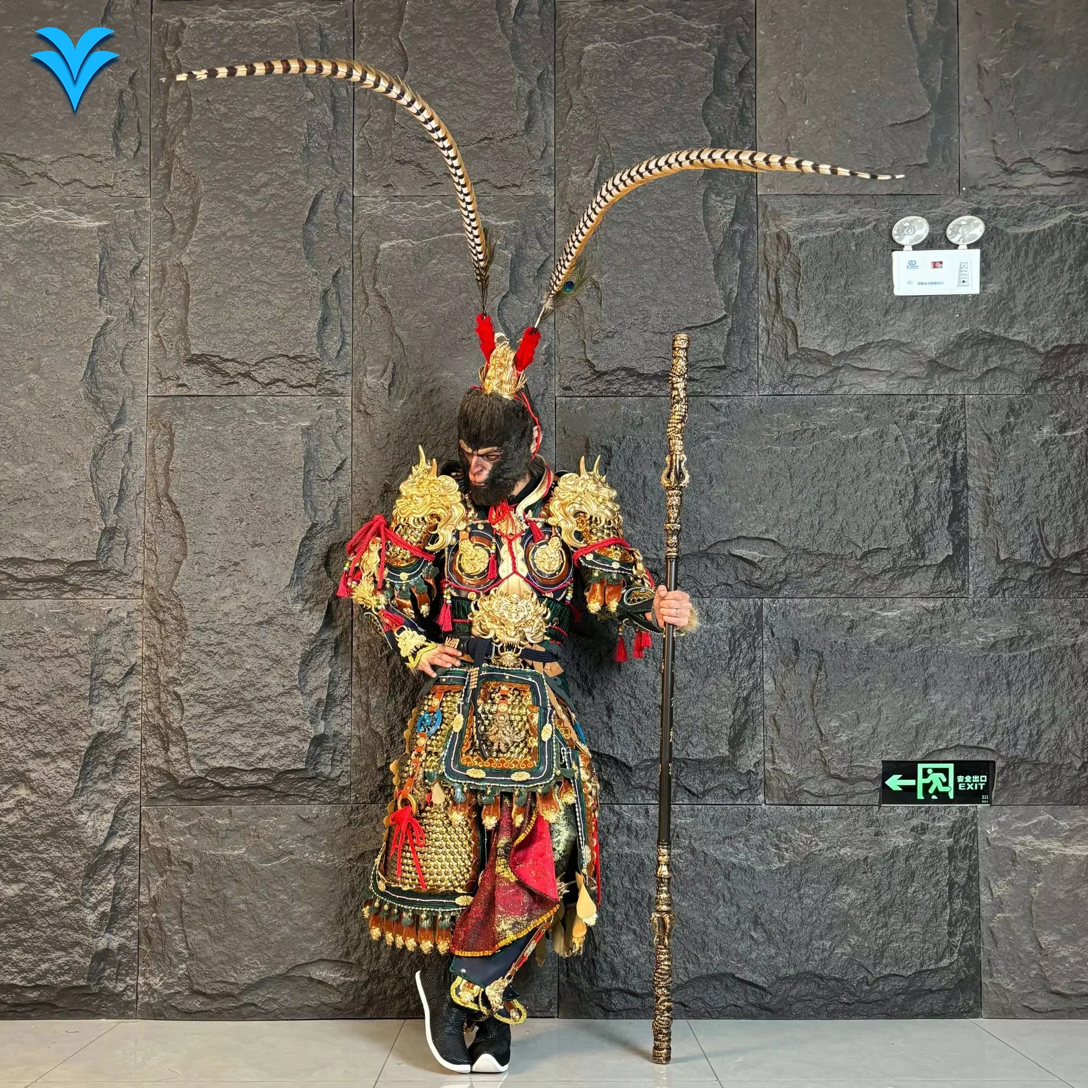 

China Factory Supply Hot Sale Black WuKong Realistic Wearable Performance Costume for Party Cosplay