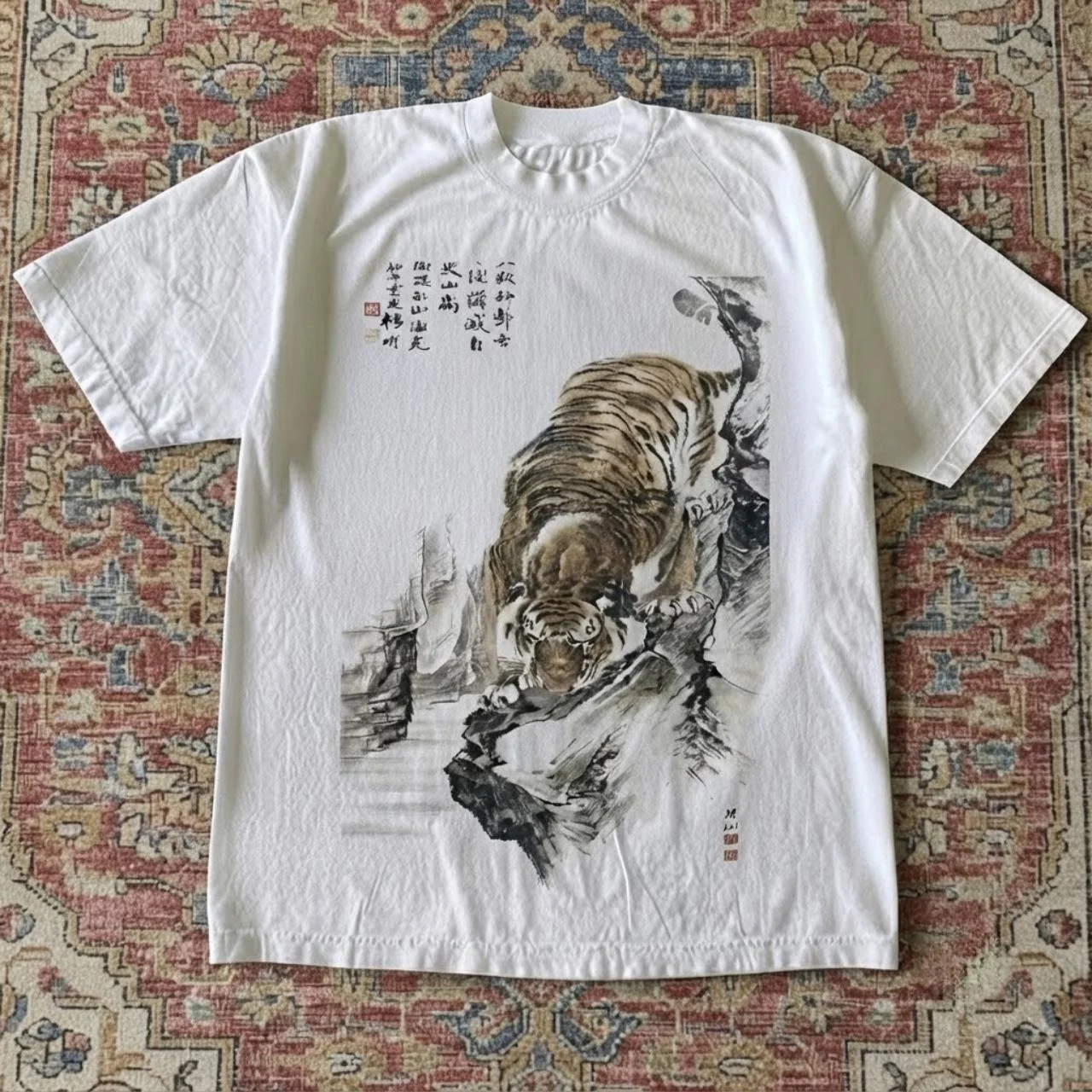 New Arrivals: Tiger-print T-shirts, '90s-inspired cropped tops, Y2K “grunge” style, and 2000s-inspired tops—unisex