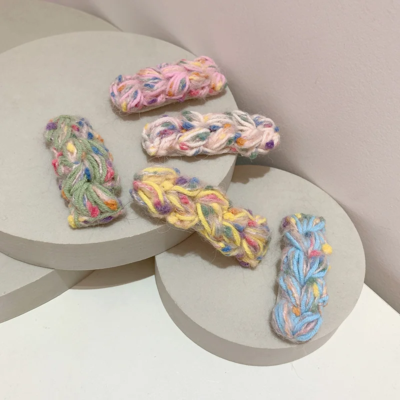 

Плюшевая красочная заколка для волос, украшение для прически, женская милая заколка в виде утконоса, аксессуары для волос