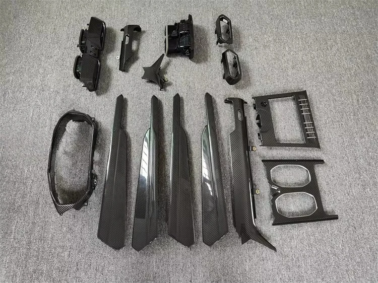 Urus carbon fiber parts for SUV year-round interior dry carbon fiber inner cover for urus inner cover