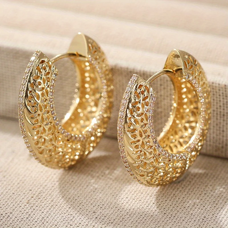 Goldene, runde, hohle Kupfer-Ohrringe für Damen, modisch, für den täglichen Gebrauch, Schmuckaccessoires, Geburtstage für Mädchen, Weihnachtsgeschenke – Detail 5