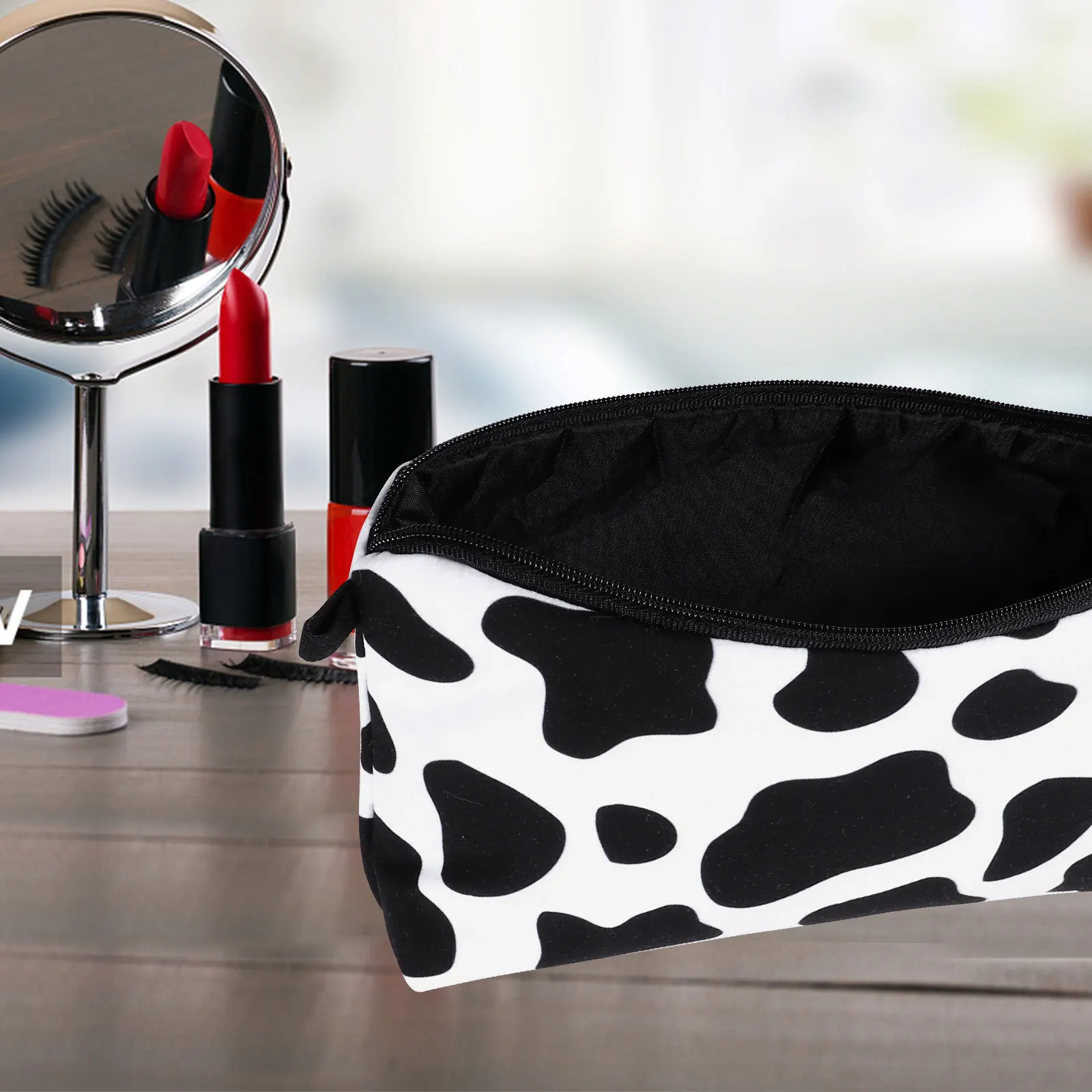 

1Pcs Cow Pattern Toiletry Bag Portable Makeup Storage Pouch Travel Storage for Women Makeup Bag Pouch