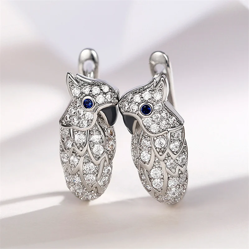Huitan Chic Eulen-Creolen mit schillerndem CZ, neu gestaltete Tierohrringe für Frauen, Tanzparty, Geburtstagsgeschenk, trendiger Schmuck
